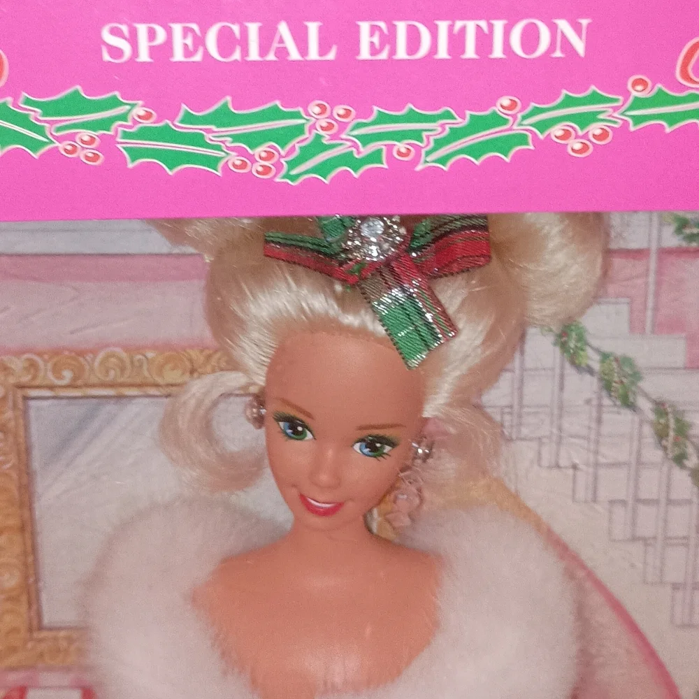 Barbie Winter's Eve 1994 Red Green Tafffa Red Dress NWT